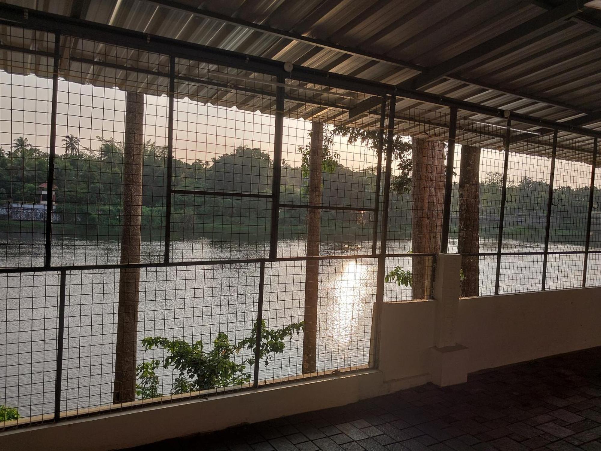 Stayberries River Rock Villa Athirapilly Kizhake Chālakudi Exteriör bild