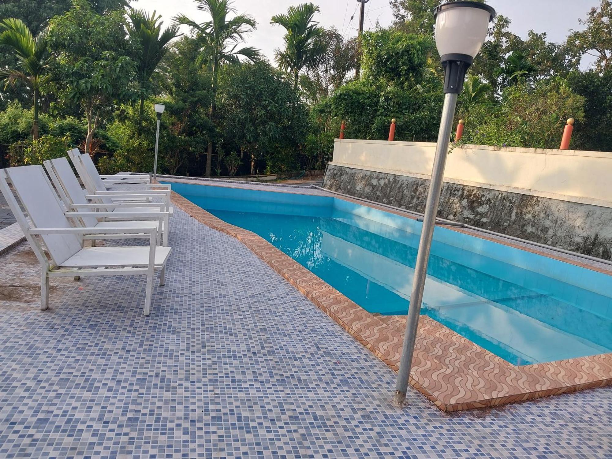Stayberries River Rock Villa Athirapilly Kizhake Chālakudi Exteriör bild