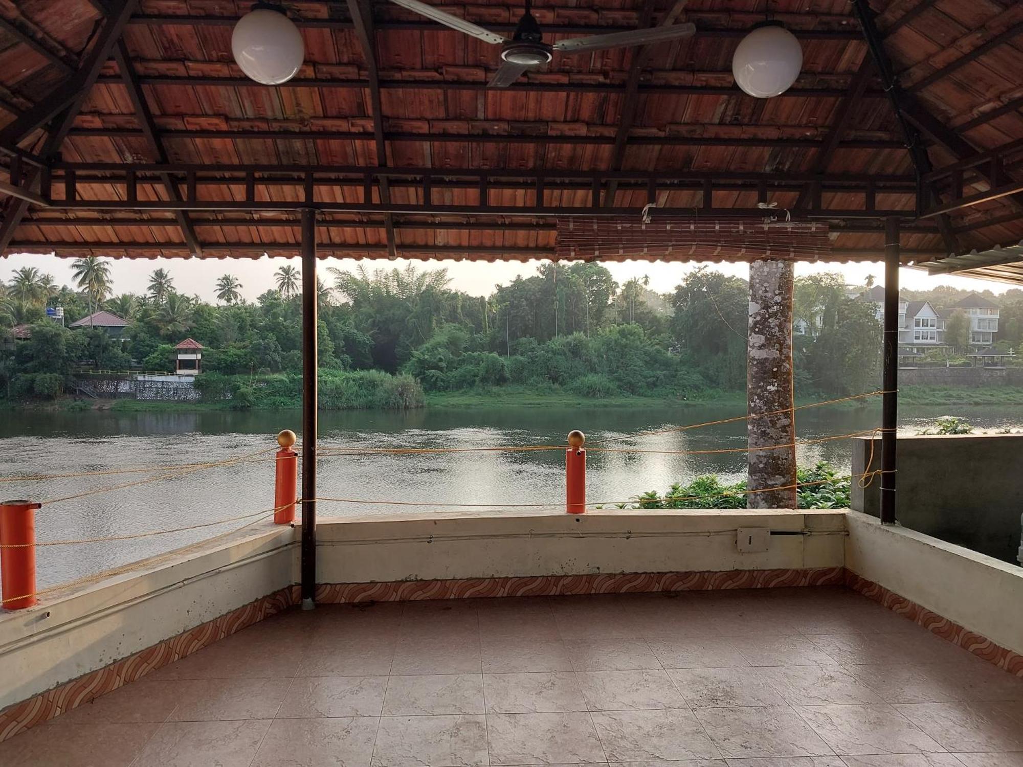 Stayberries River Rock Villa Athirapilly Kizhake Chālakudi Exteriör bild